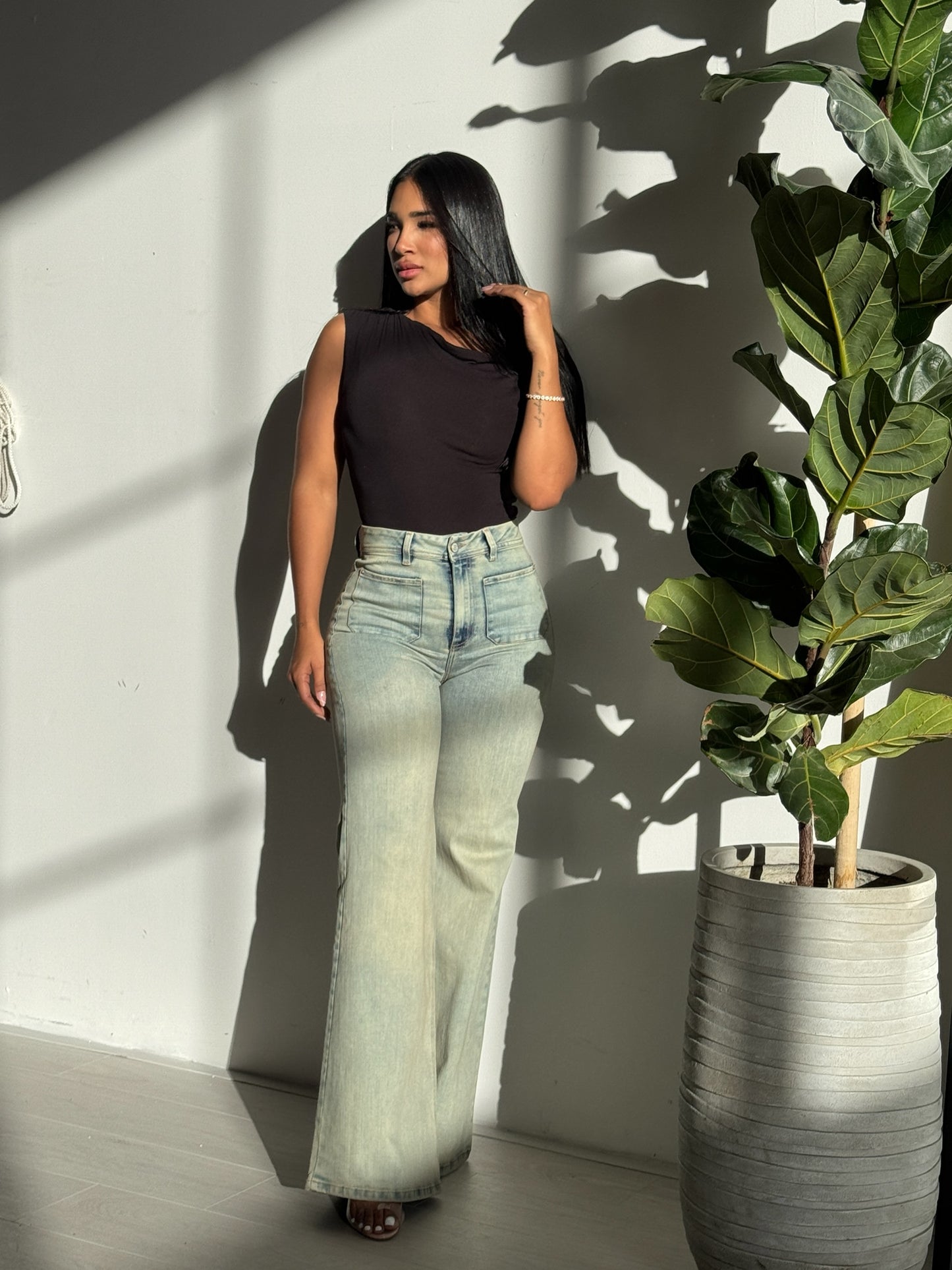 Jean wide leg marinero con dirty.