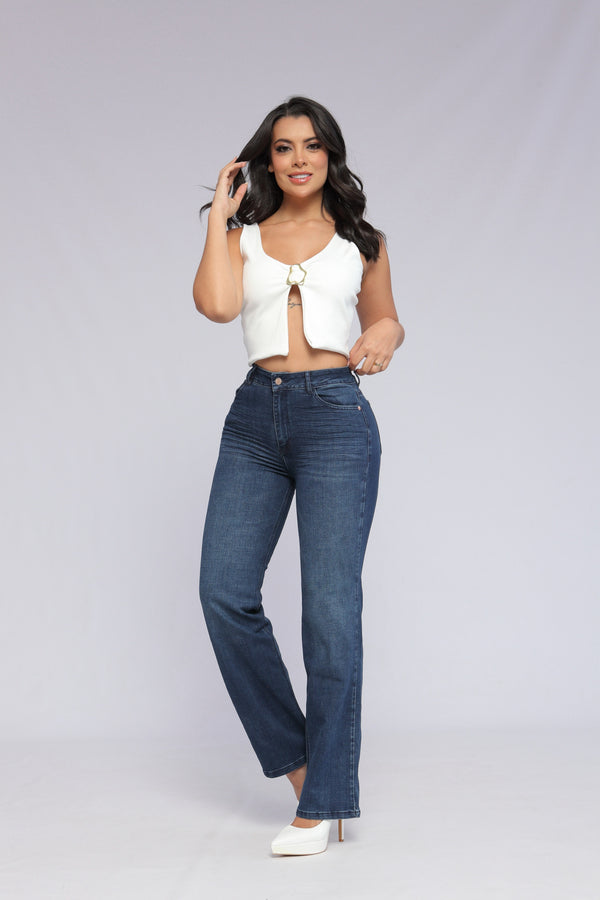 Jean bota recta básico oscuro.