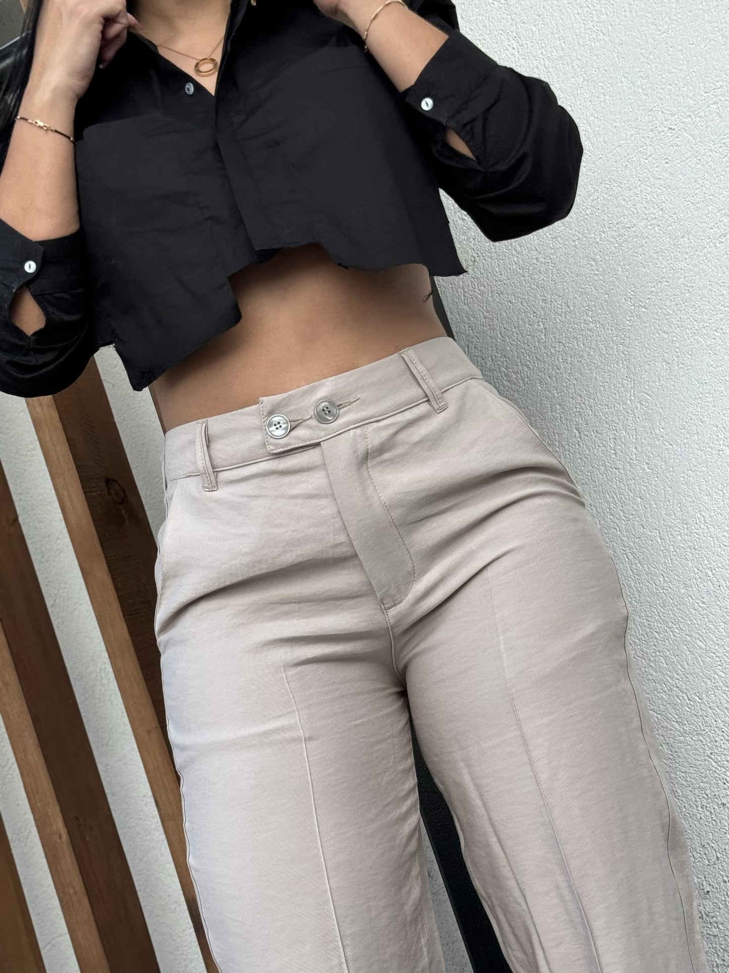 Pantalon liviano color beige