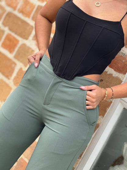 Pantalon liviano color verde