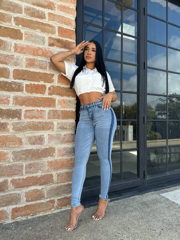 Jean skinny claro con linea diplomática