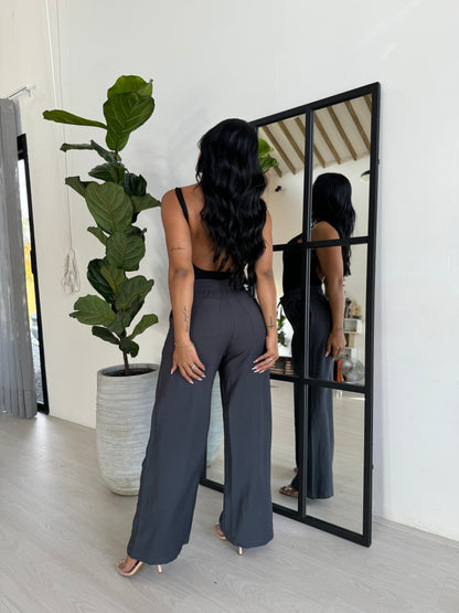 Pantalón liviano gris plomo con cordón